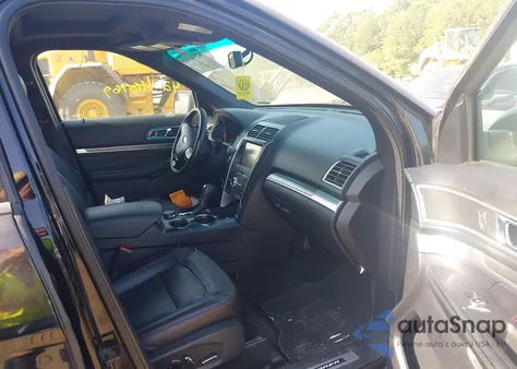 2016 Ford Explorer Sport z USA, uszkodzony, nr VIN 1FM5K8GT2GGC49590